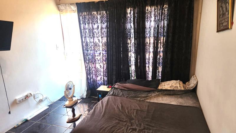 2 Bedroom Property for Sale in Dorandia Gauteng