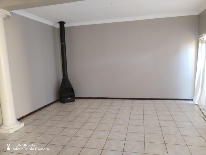 4 Bedroom Property for Sale in Dersley Gauteng