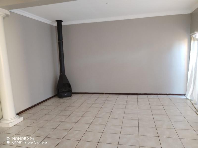 4 Bedroom Property for Sale in Dersley Gauteng