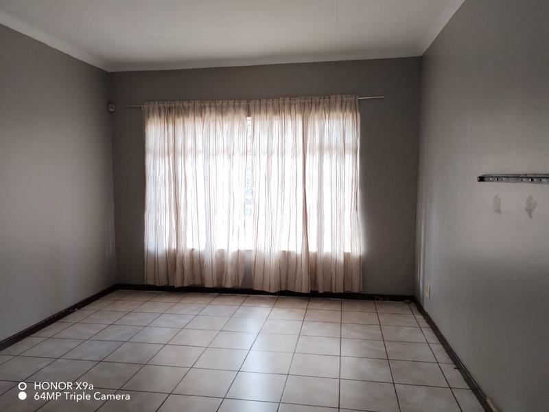 4 Bedroom Property for Sale in Dersley Gauteng