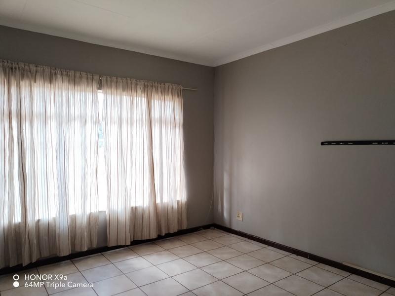 4 Bedroom Property for Sale in Dersley Gauteng