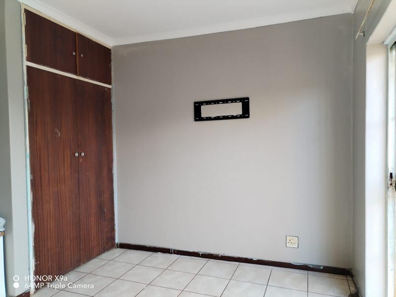 4 Bedroom Property for Sale in Dersley Gauteng