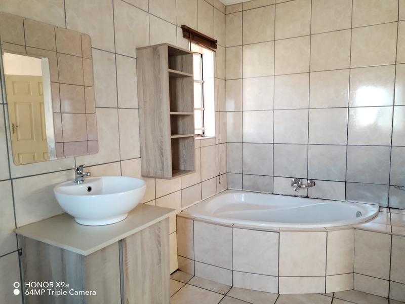 4 Bedroom Property for Sale in Dersley Gauteng