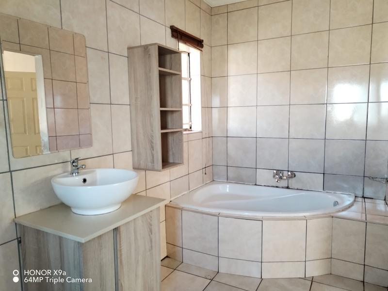 4 Bedroom Property for Sale in Dersley Gauteng