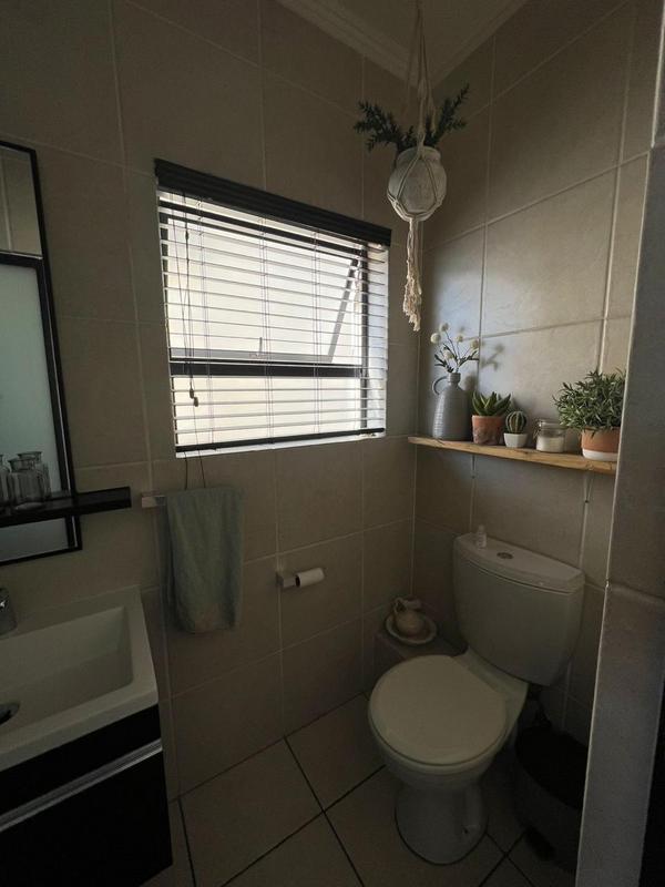 2 Bedroom Property for Sale in Greenstone Hill Gauteng