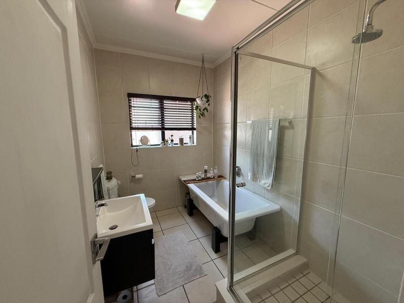 2 Bedroom Property for Sale in Greenstone Hill Gauteng