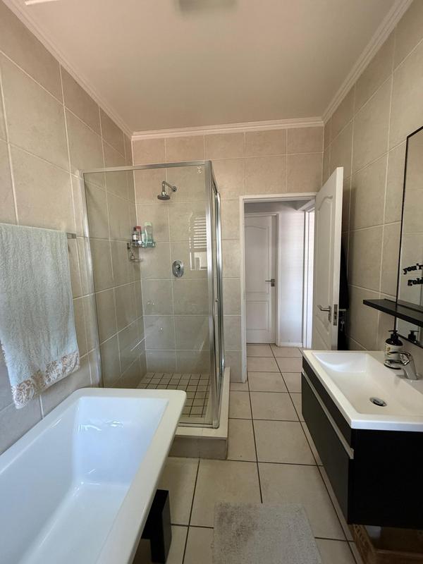 2 Bedroom Property for Sale in Greenstone Hill Gauteng