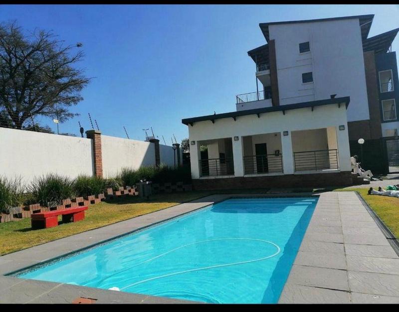 2 Bedroom Property for Sale in Greenstone Hill Gauteng