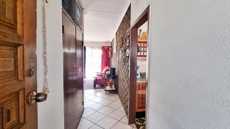 2 Bedroom Property for Sale in Lewisham Gauteng