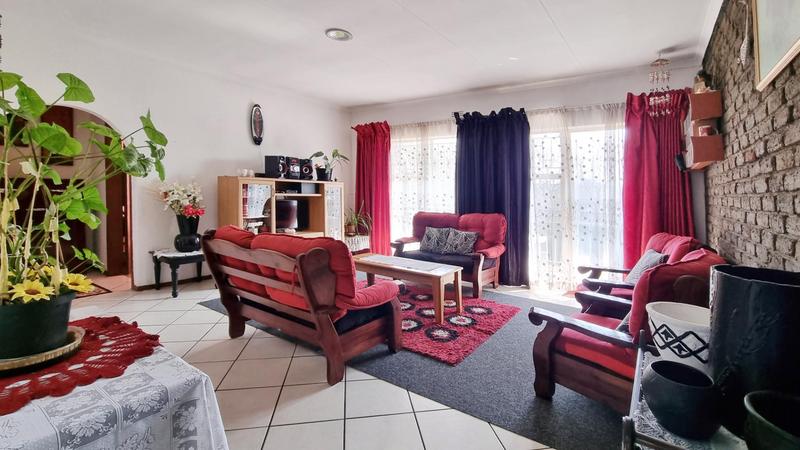2 Bedroom Property for Sale in Lewisham Gauteng