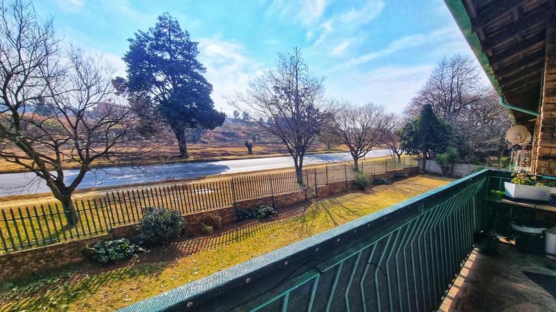 2 Bedroom Property for Sale in Lewisham Gauteng