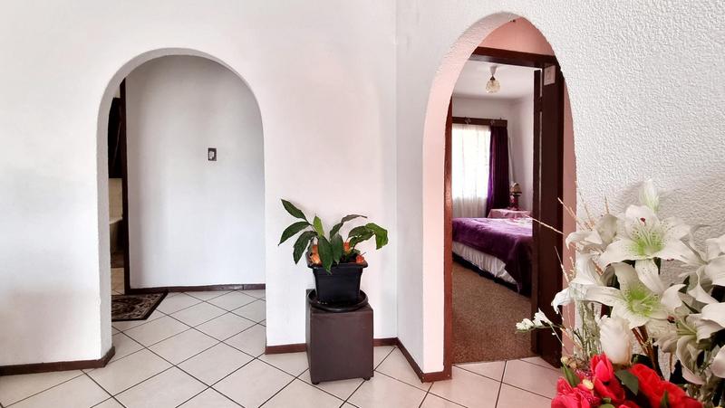 2 Bedroom Property for Sale in Lewisham Gauteng