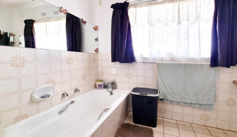 2 Bedroom Property for Sale in Lewisham Gauteng