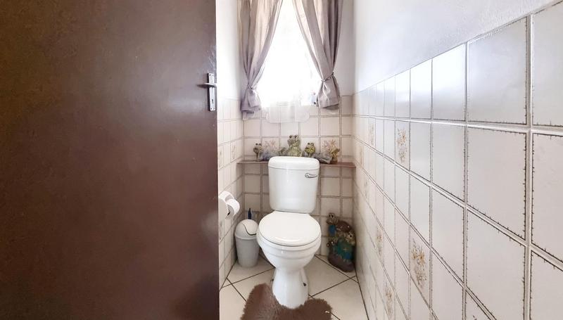 2 Bedroom Property for Sale in Lewisham Gauteng