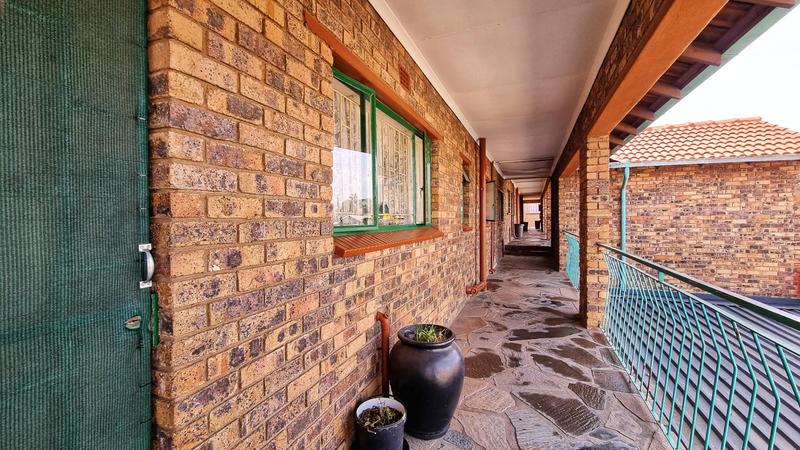 2 Bedroom Property for Sale in Lewisham Gauteng