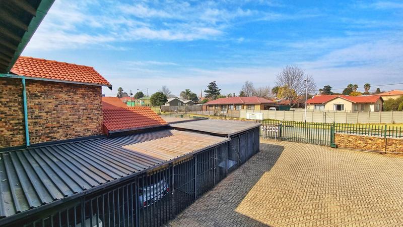 2 Bedroom Property for Sale in Lewisham Gauteng