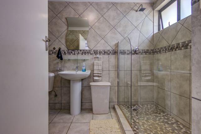 5 Bedroom Property for Sale in Kensington Gauteng
