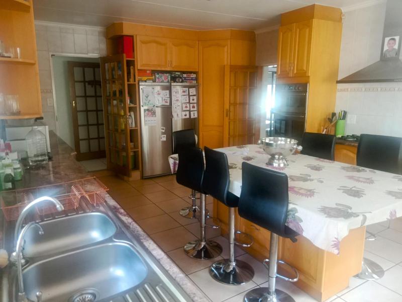 4 Bedroom Property for Sale in Sunnyrock Gauteng