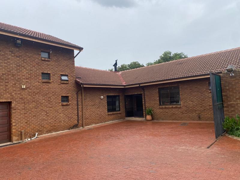 5 Bedroom Property for Sale in Raslouw Gauteng