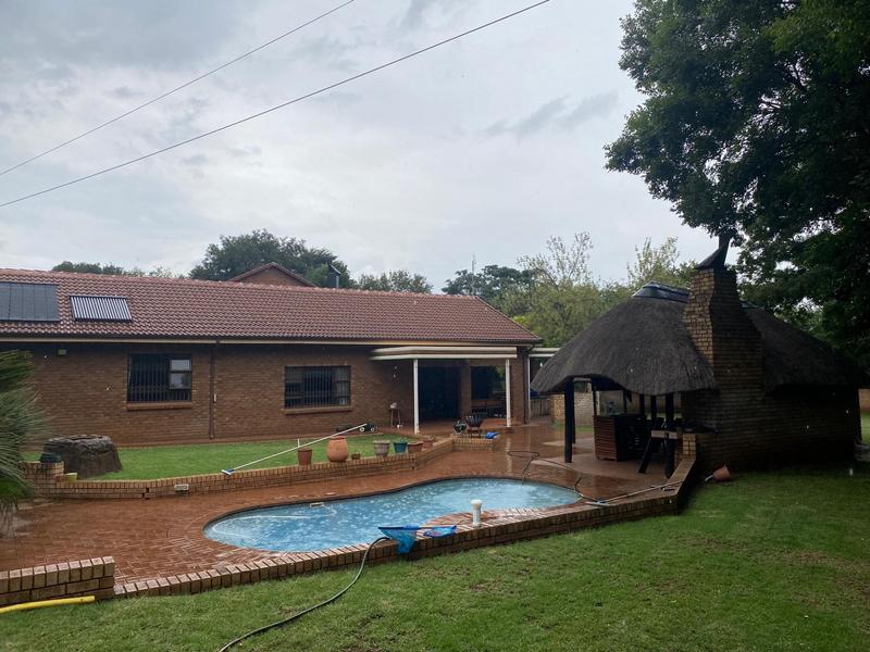 5 Bedroom Property for Sale in Raslouw Gauteng