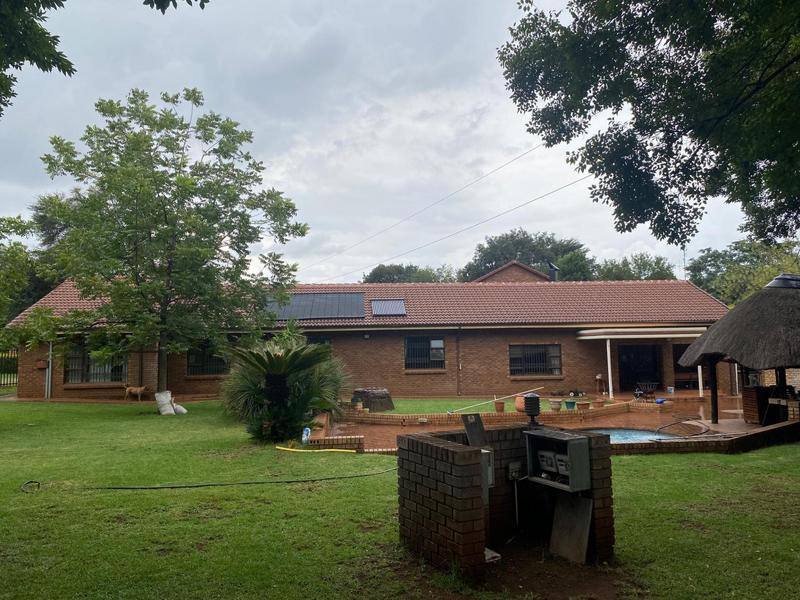 5 Bedroom Property for Sale in Raslouw Gauteng