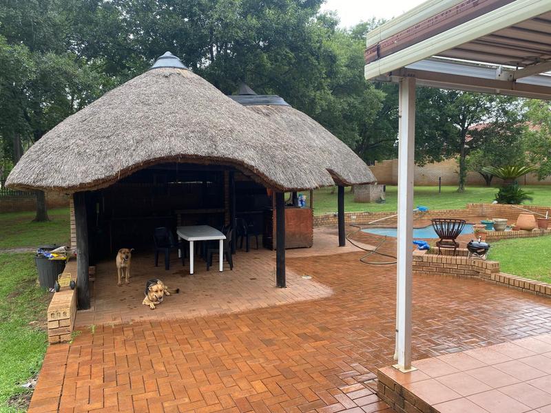 5 Bedroom Property for Sale in Raslouw Gauteng