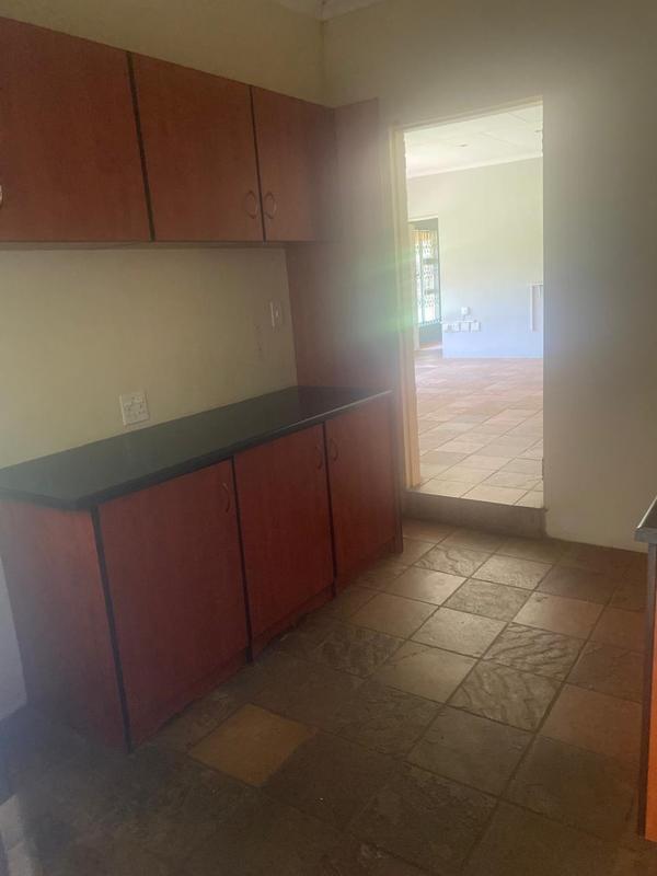 5 Bedroom Property for Sale in Raslouw Gauteng