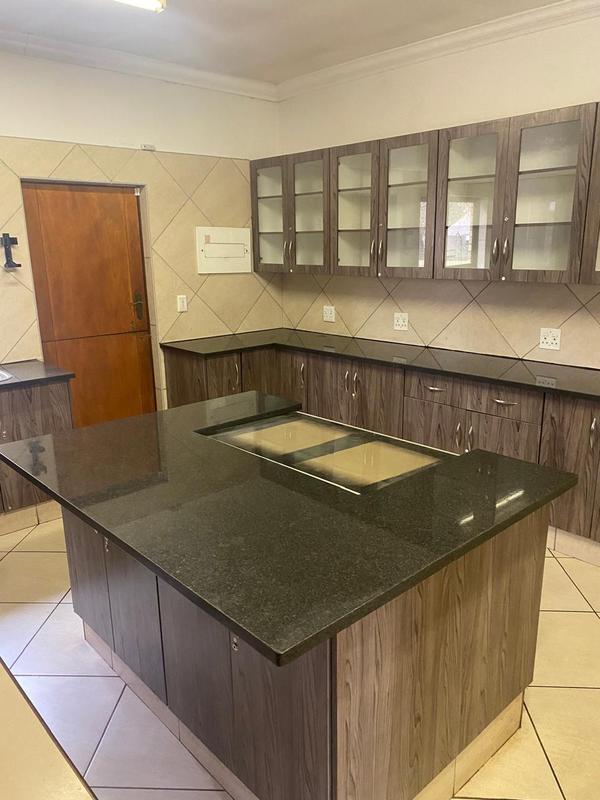 5 Bedroom Property for Sale in Raslouw Gauteng