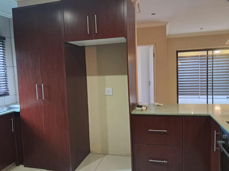 3 Bedroom Property for Sale in Buccleuch Gauteng