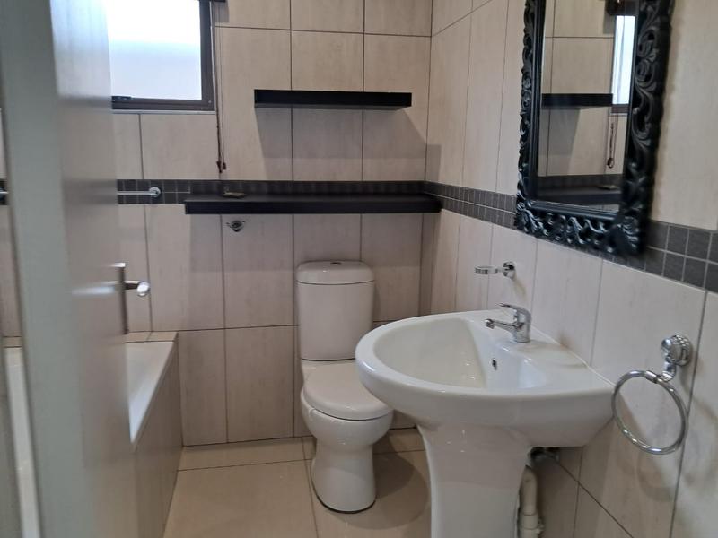 3 Bedroom Property for Sale in Buccleuch Gauteng