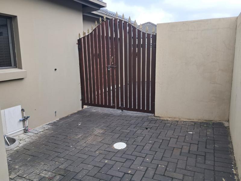 3 Bedroom Property for Sale in Buccleuch Gauteng