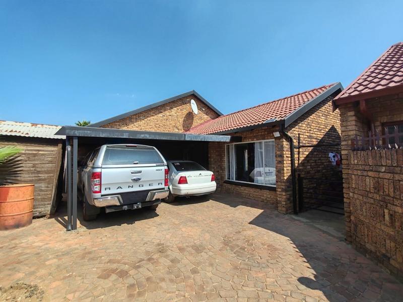 3 Bedroom Property for Sale in Booysens Gauteng