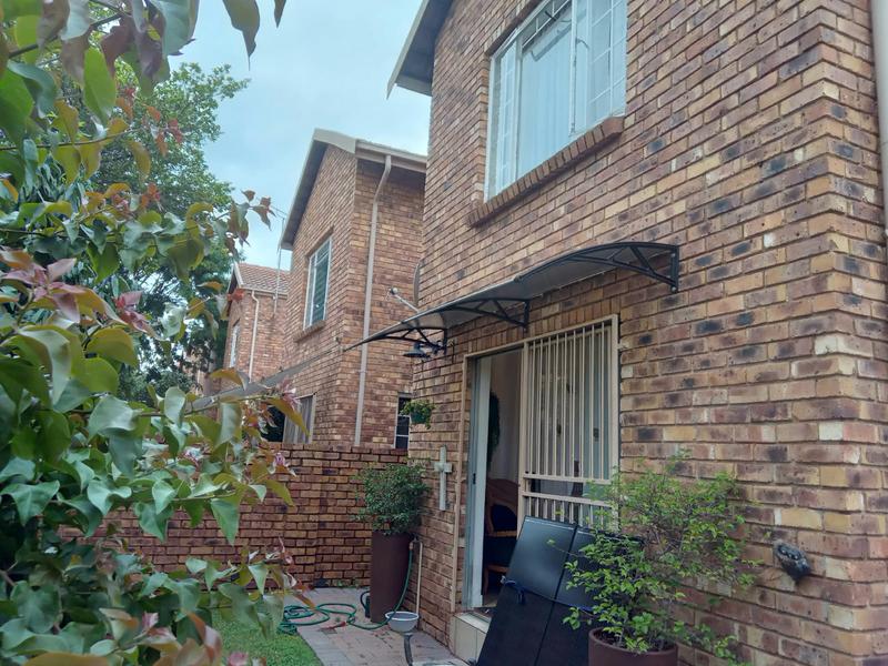 2 Bedroom Property for Sale in Wierda Park Gauteng