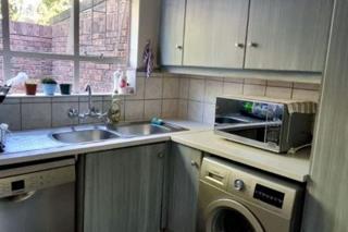 To Let 3 Bedroom Property for Rent in Ashlea Gardens Gauteng