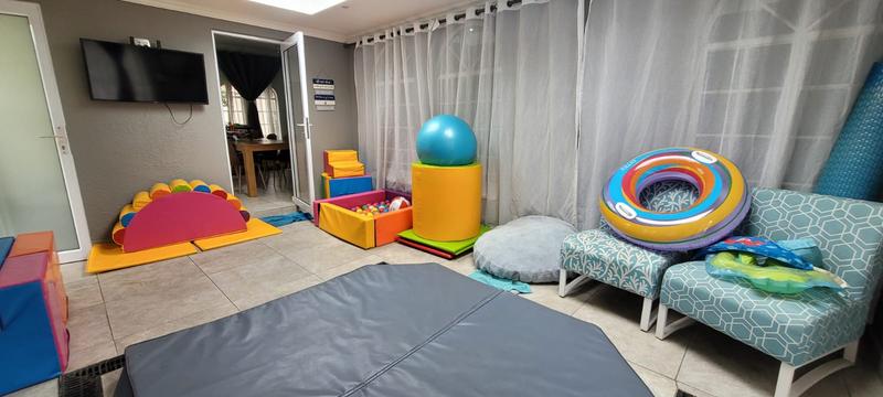 4 Bedroom Property for Sale in Verwoerdpark Gauteng
