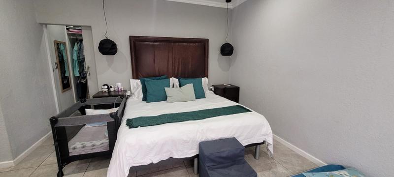 4 Bedroom Property for Sale in Verwoerdpark Gauteng