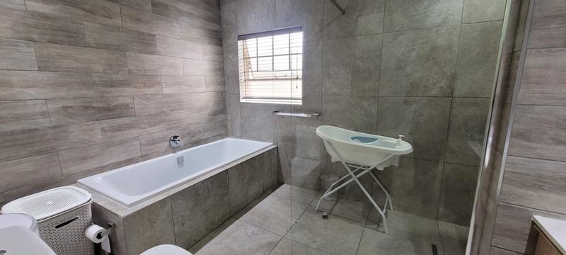 4 Bedroom Property for Sale in Verwoerdpark Gauteng