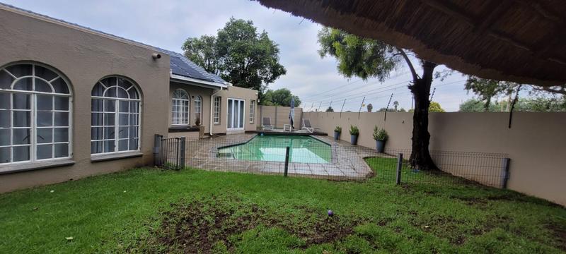4 Bedroom Property for Sale in Verwoerdpark Gauteng