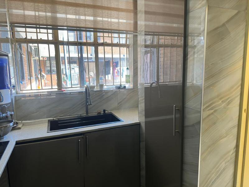 2 Bedroom Property for Sale in Laudium Gauteng