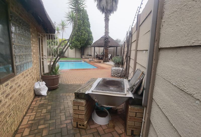 3 Bedroom Property for Sale in Edelweiss Gauteng