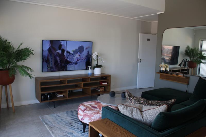 To Let 2 Bedroom Property for Rent in Waterfall Gauteng