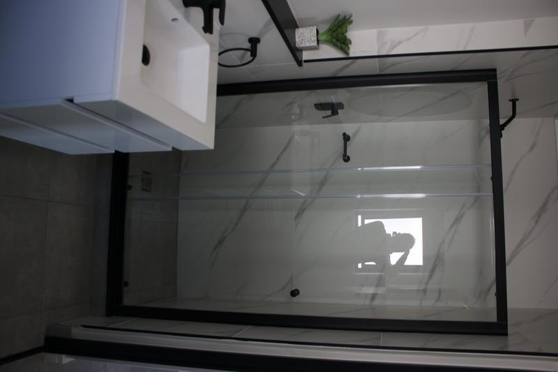 To Let 2 Bedroom Property for Rent in Waterfall Gauteng