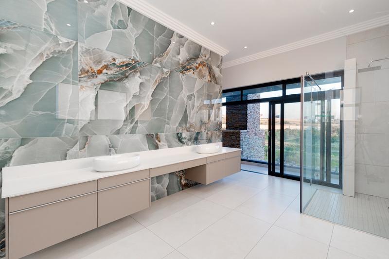 5 Bedroom Property for Sale in Waterfall Country Estate Gauteng