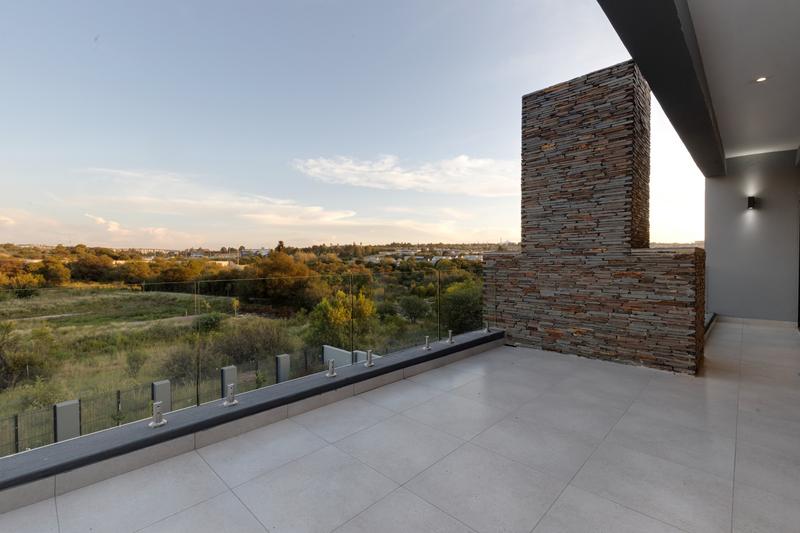 5 Bedroom Property for Sale in Waterfall Country Estate Gauteng