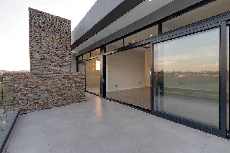5 Bedroom Property for Sale in Waterfall Country Estate Gauteng