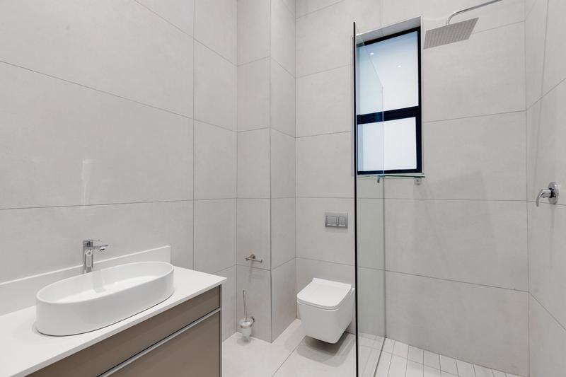 5 Bedroom Property for Sale in Waterfall Country Estate Gauteng