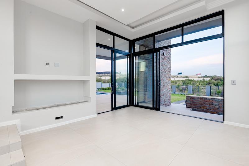 5 Bedroom Property for Sale in Waterfall Country Estate Gauteng