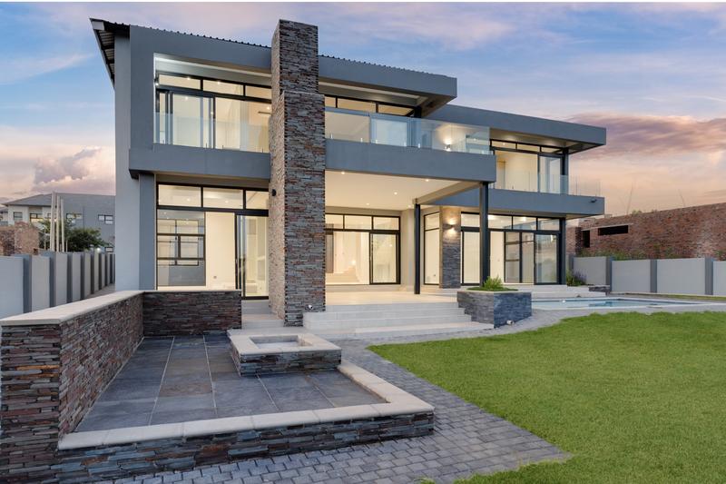 5 Bedroom Property for Sale in Waterfall Country Estate Gauteng