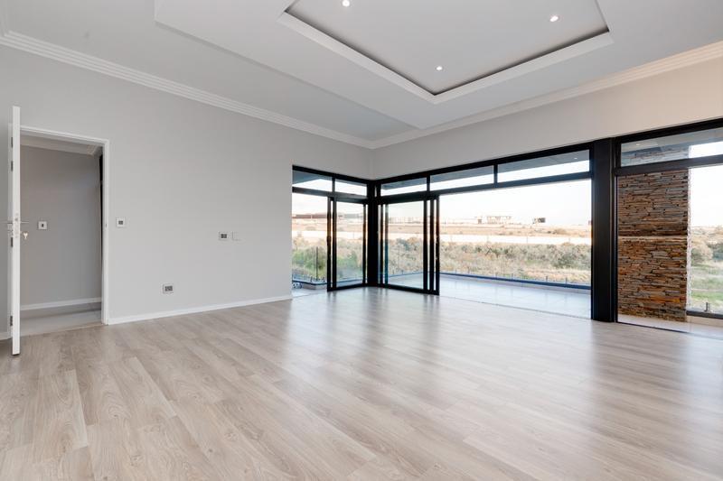 5 Bedroom Property for Sale in Waterfall Country Estate Gauteng