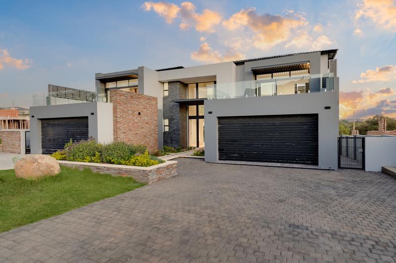 5 Bedroom Property for Sale in Waterfall Country Estate Gauteng
